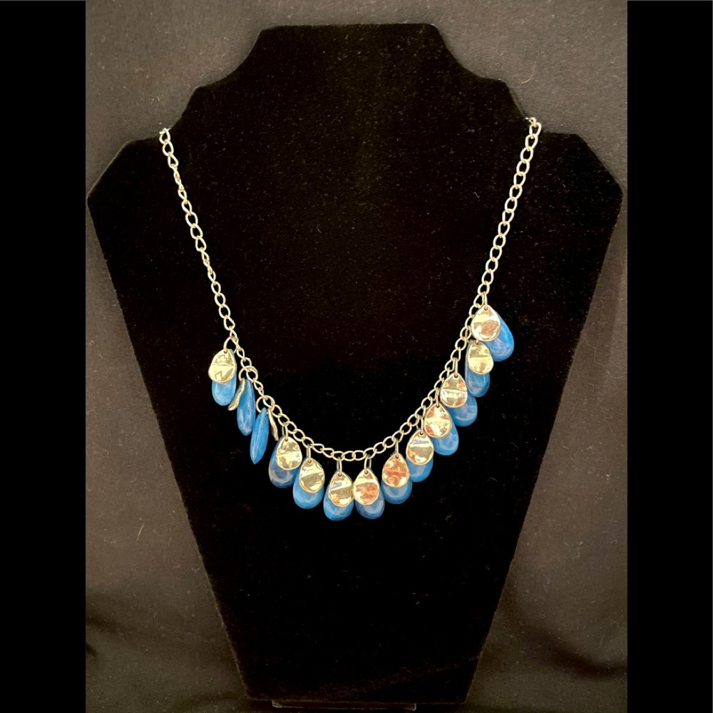 3 for $18 🎁 Teal & silver drop necklace